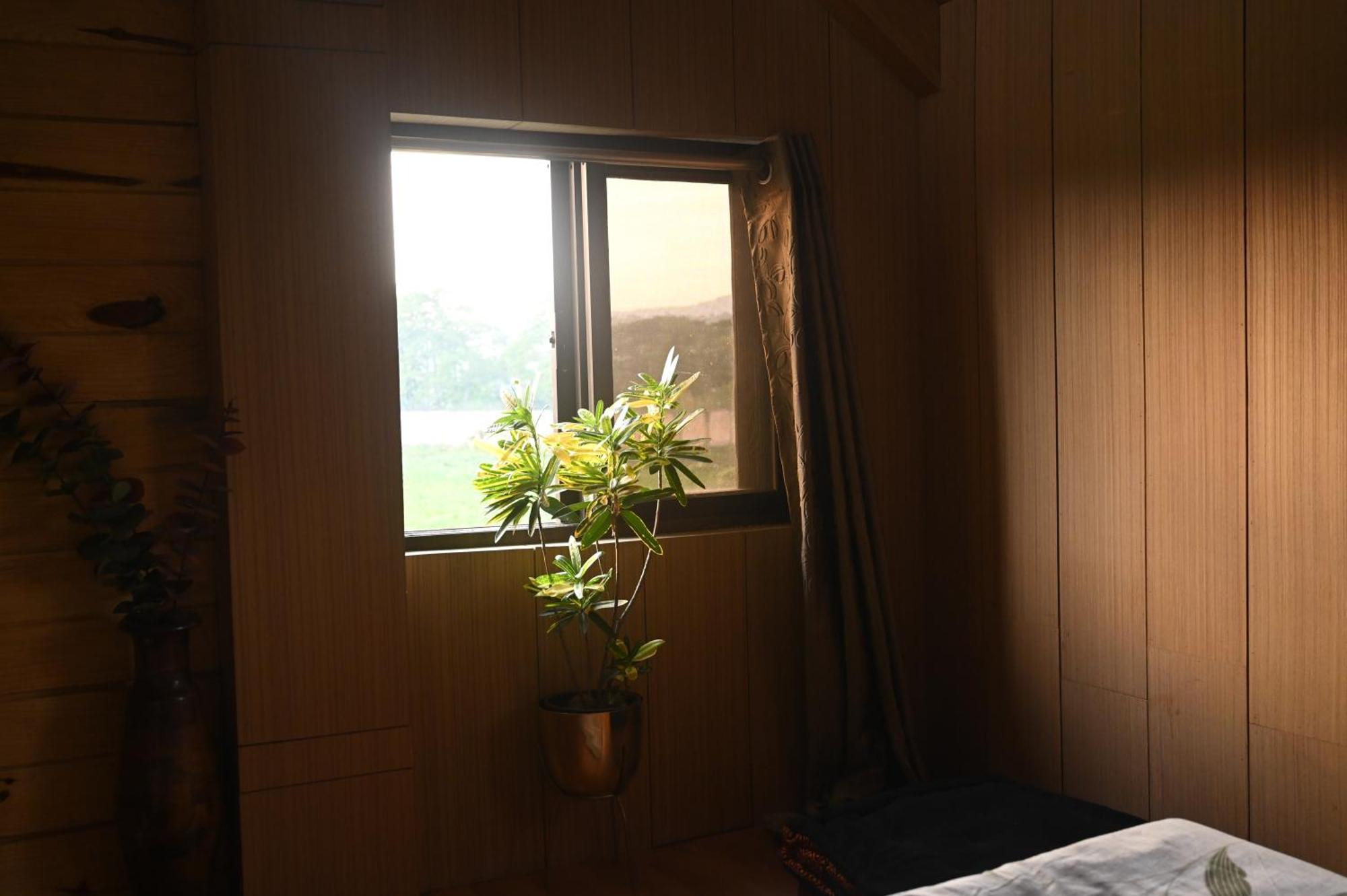 The Cabin By The Bayou Bed and Breakfast Guwahati Buitenkant foto